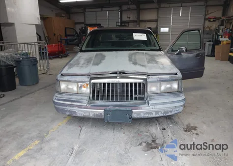 1994 Lincoln Town Car Executive из США, поврежденный, VIN 1LNLM81W7RY620177